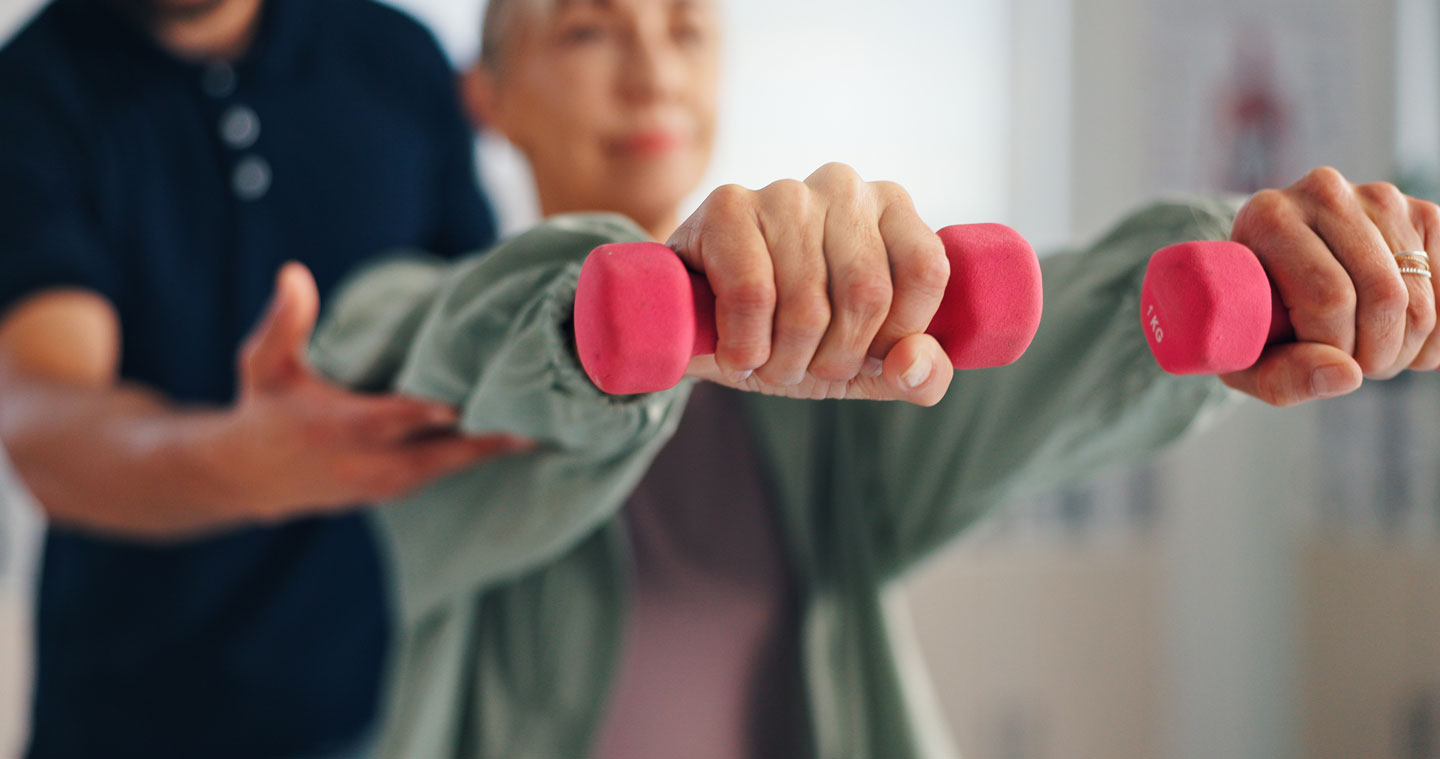 Physiotherapie mit Hanteln